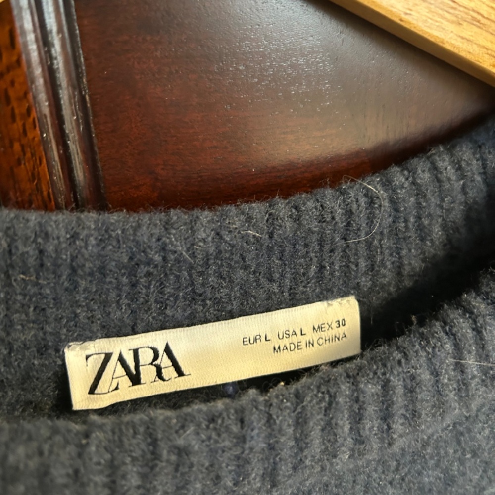 Modern Knit Weather - Size Large - Picture 2 of 3